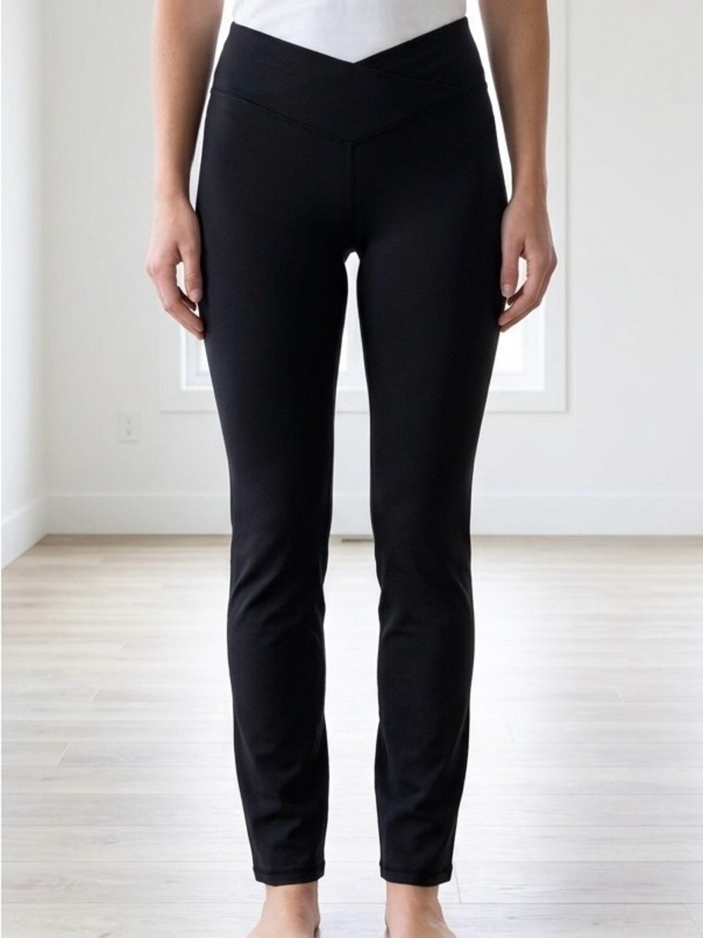 Aerie Black Crossover V Waist Yoga Pants Athleisure Workout Leggings Small EUC